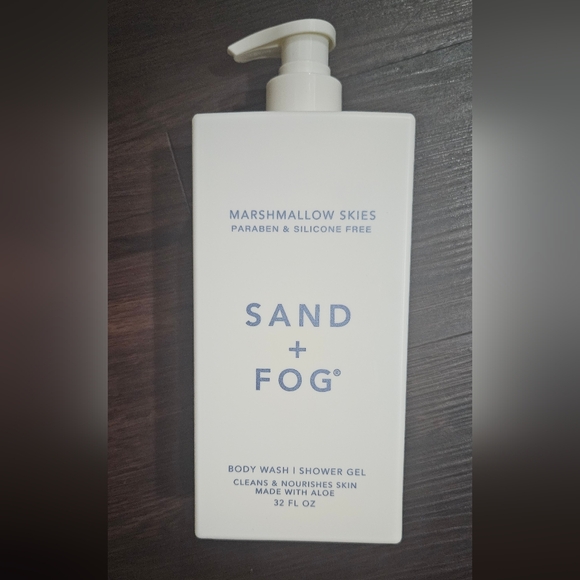 Sand + Fog Marshmallow Skies Body Wash 32oz – Sweet Vanilla Marshmallow VIRAL - Picture 1 of 2